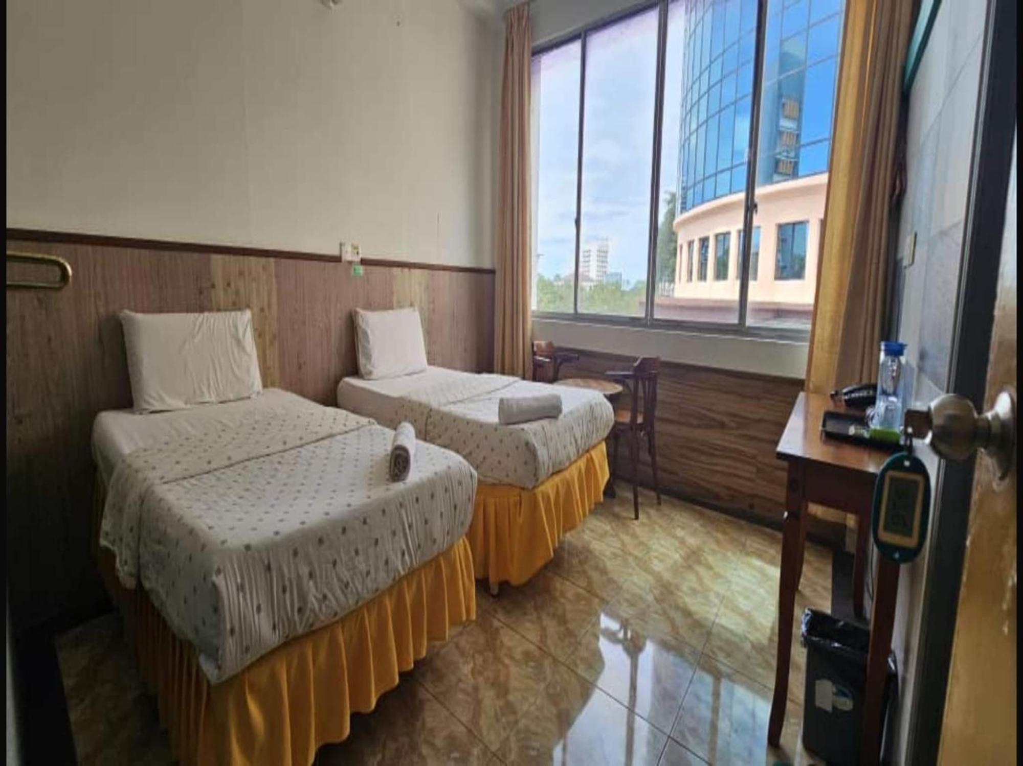 Oyo 90979 Sianglory Inn Kota Kinabalu Exterior photo